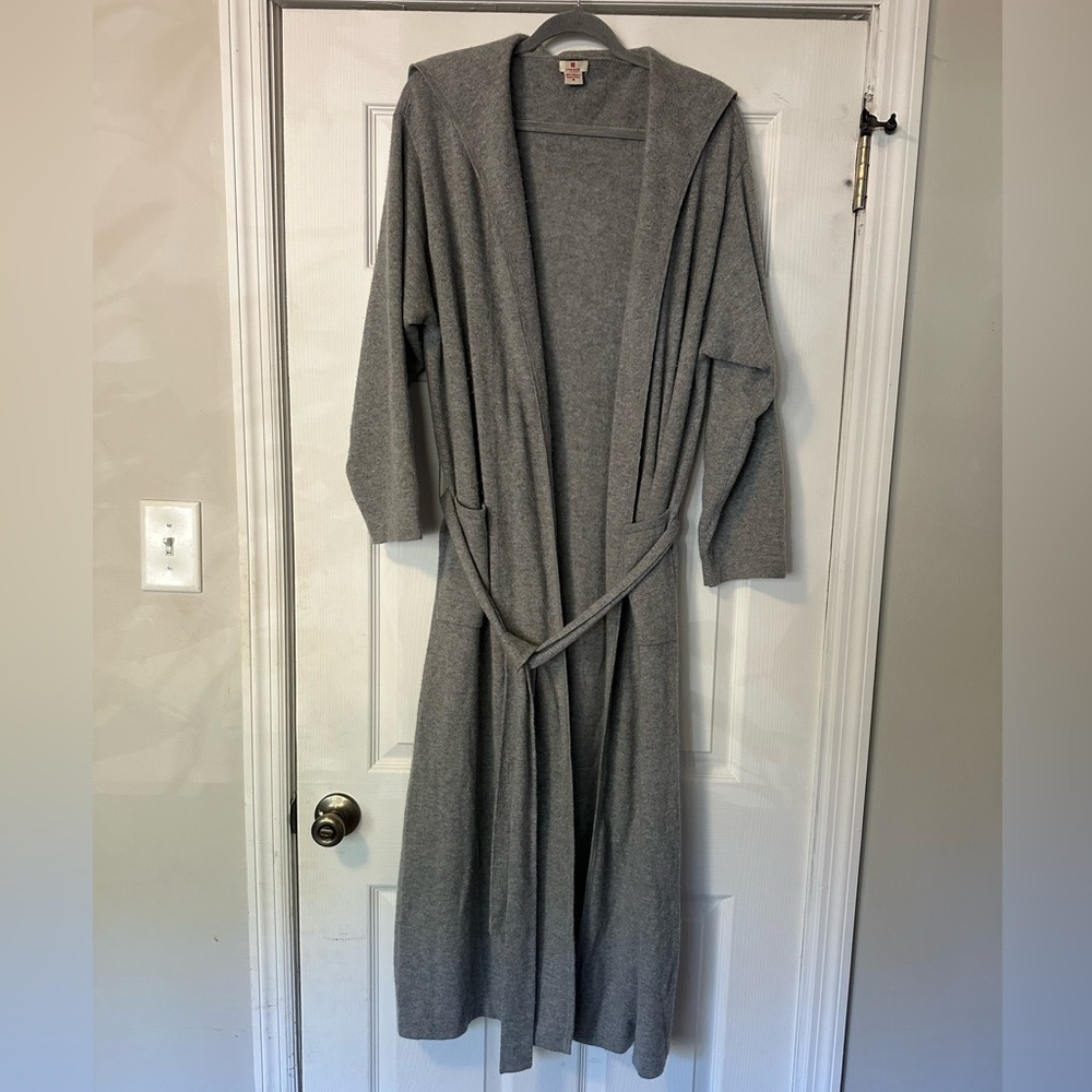 Red Envelope 100% Cashmere Medium Gray Robe